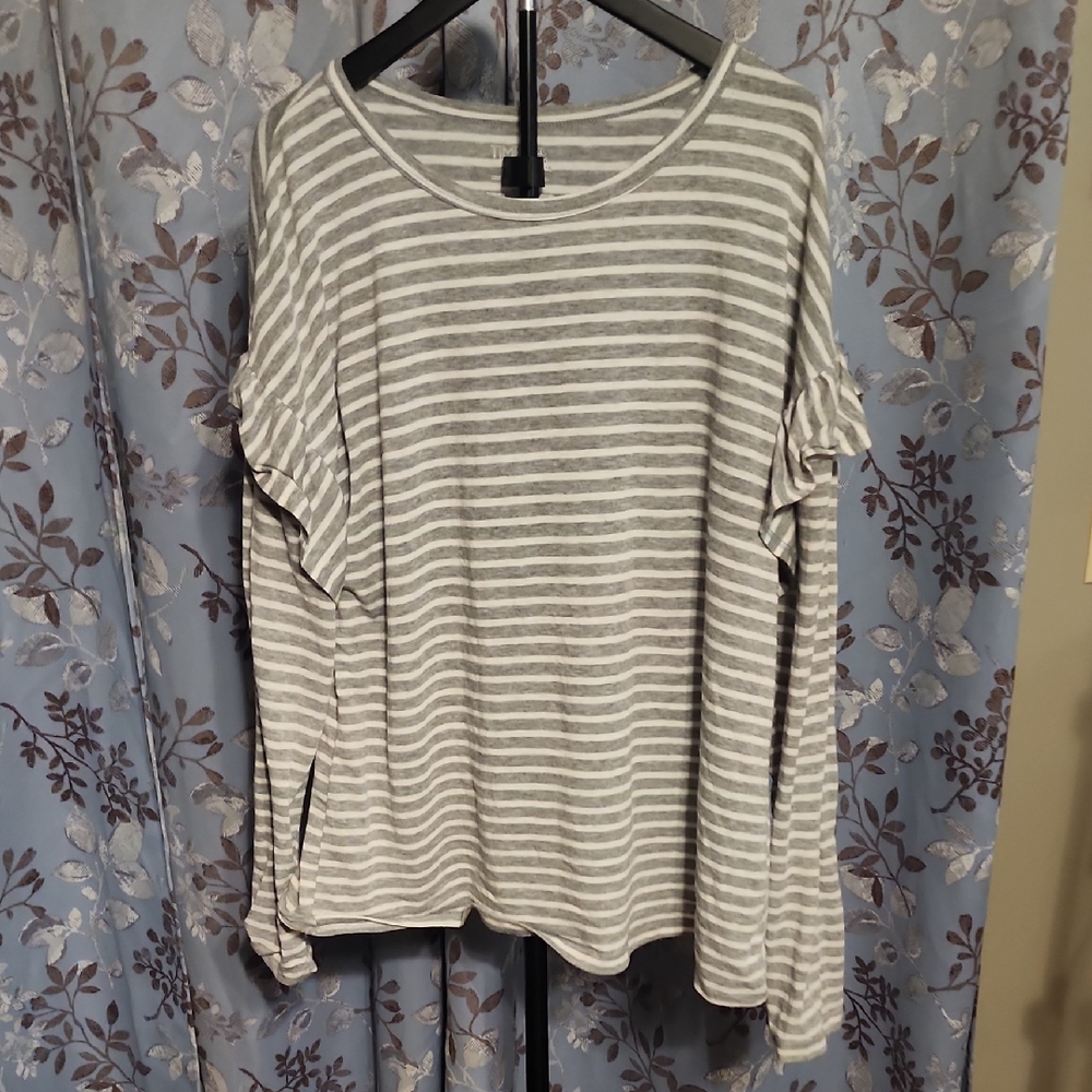 Time and Tru Gray and White Striped Ruffle-Sleeve Long Sleeve Top